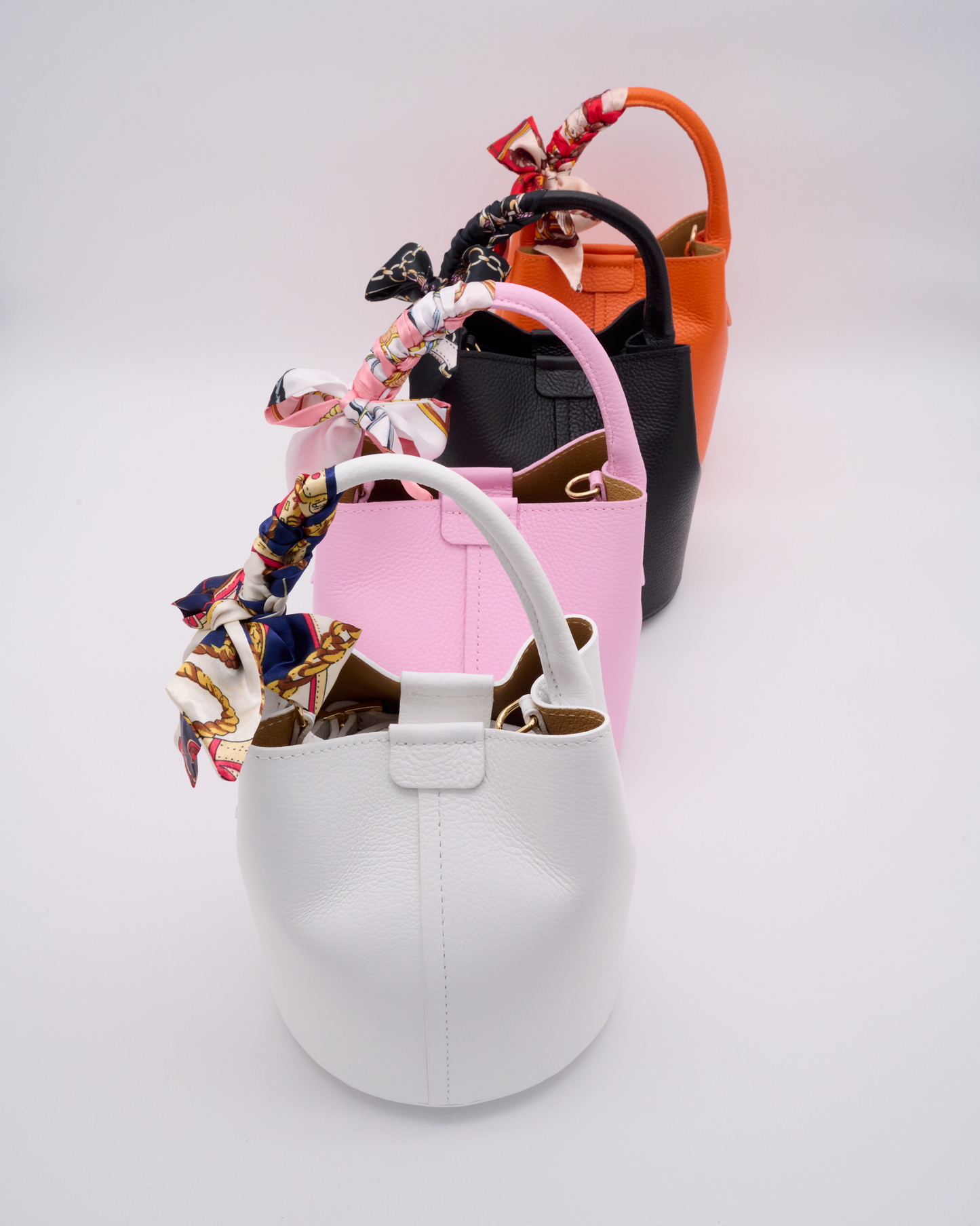 AMORE SMALL BUCKET BAG